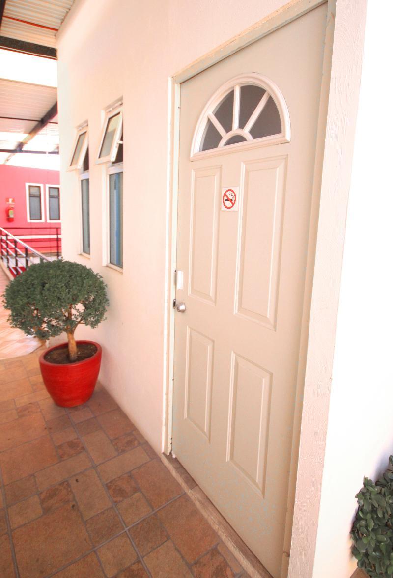 Hotel Del Refugio Γκουανταλαχάρα Εξωτερικό φωτογραφία