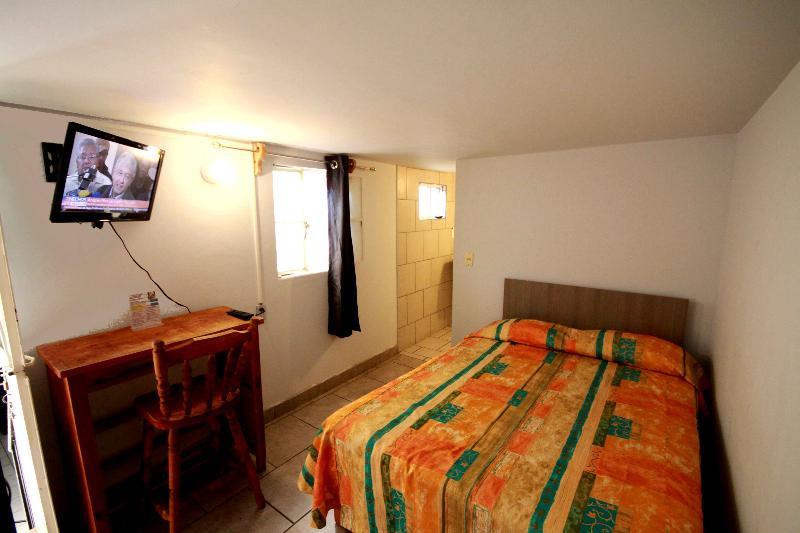 Hotel Del Refugio Γκουανταλαχάρα Εξωτερικό φωτογραφία
