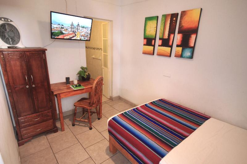 Hotel Del Refugio Γκουανταλαχάρα Εξωτερικό φωτογραφία